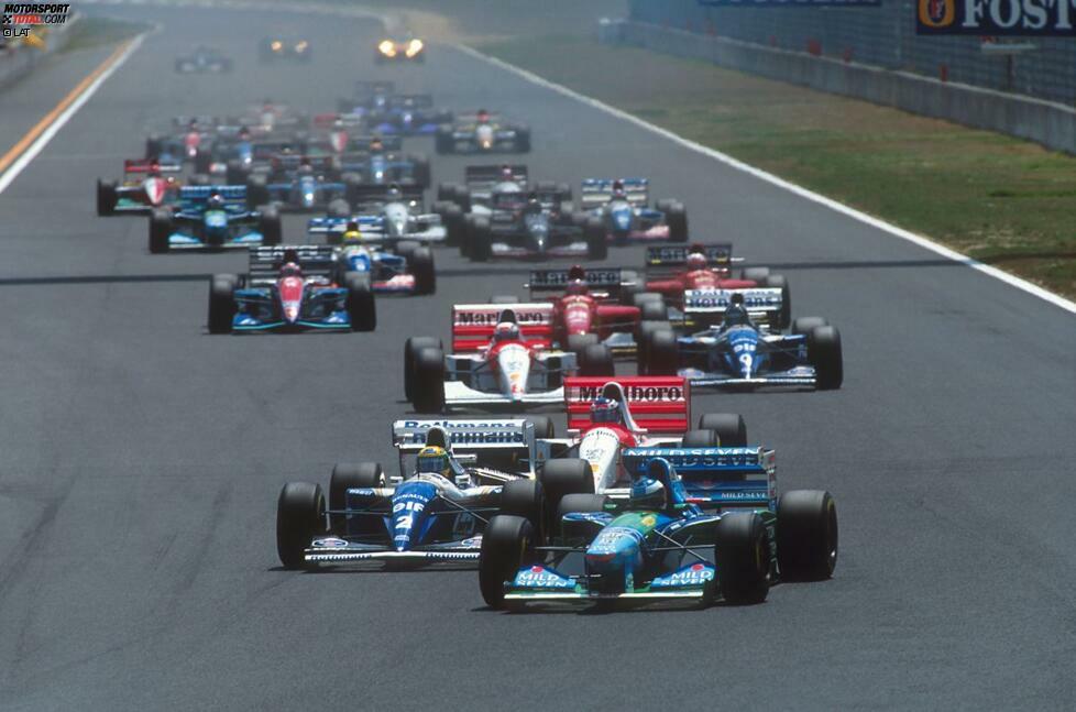 1994 gibt es erstmals ein zweites Rennen in Japan: den Pazifik-Grand-Prix in Aida. Polesetter Ayrton Senna (Williams) wird in der ersten Kurve von Mika Häkkinen (McLaren) umgedreht. Michael Schumacher (Benetton) gewinnt. Das Suzuka-Rennen 1994 ...