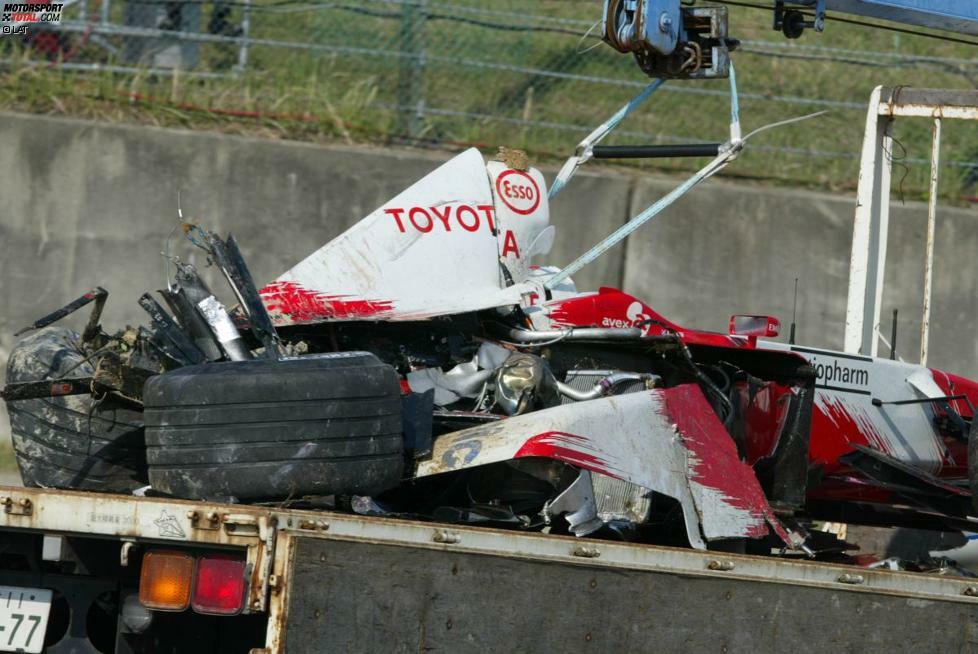 2002 wird Schumachers Suzuka-Triumph von einem schweren Crash von Toyota-Pilot Allan McNish überschattet. Der Schotte hat beim heftigen Qualifying-Abflug in der 130R-Kurve großes Glück, mit leichten Verletzungen davonzukommen. Auf das Rennen muss McNish aber verzichten - Ende der Formel-1-Karriere für den Schotten.