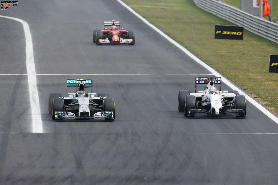 Inzwischen schnappt sich Rosberg auch noch Massa und ist Vierter. Rückstand auf den drittplatzierten Ricciardo: 26,1 Sekunden. Noch sind zehn Runden zu fahren.