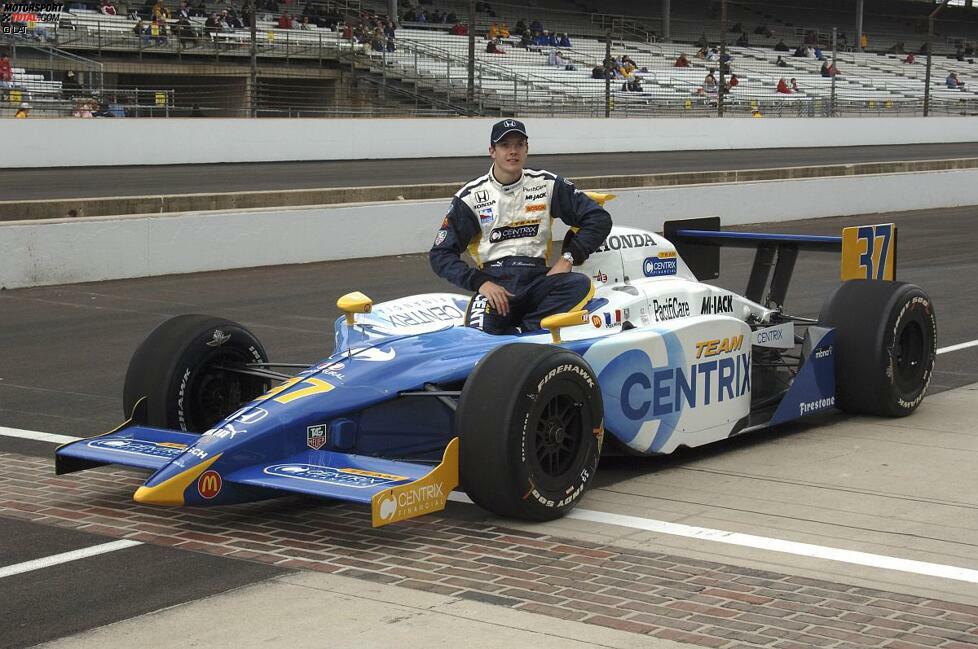 Mai 2005: Bourdais startet in sein erstes Indy 500. Teamkollege Junqueira crasht schwer und fällt verletzungsbedingt lange Zeit aus. Auch Bourdais kommt nicht unfallfrei durch das Rennen und wird als 12. gewertet.