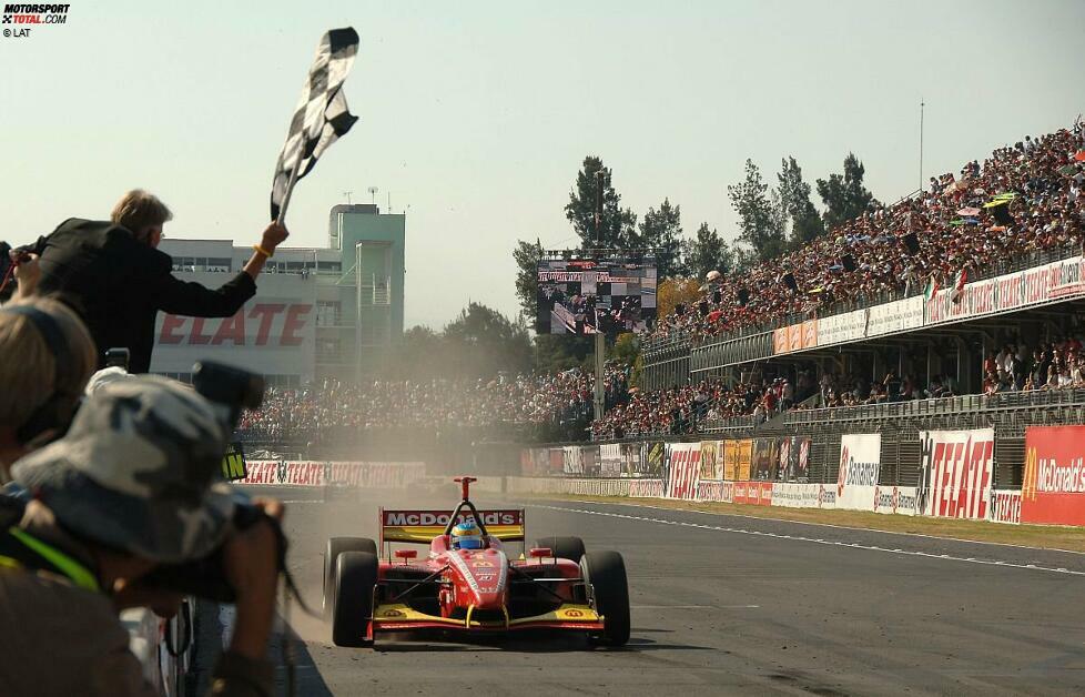 Doch Bourdais kehrt für die Saison 2007 wieder in die USA zurück. Das Ergebnis ist wieder deutlich: Acht Siege in 14 Rennen ... 