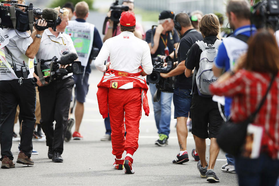 2. Oktober 2014: Alonso weigert sich vor versammelter Weltpresse in Suzuka, ein klares Bekenntnis zu Ferrari abzugeben. Allerdings deutet er an, dass ein Abschied nicht sein eigener Wunsch sei: 