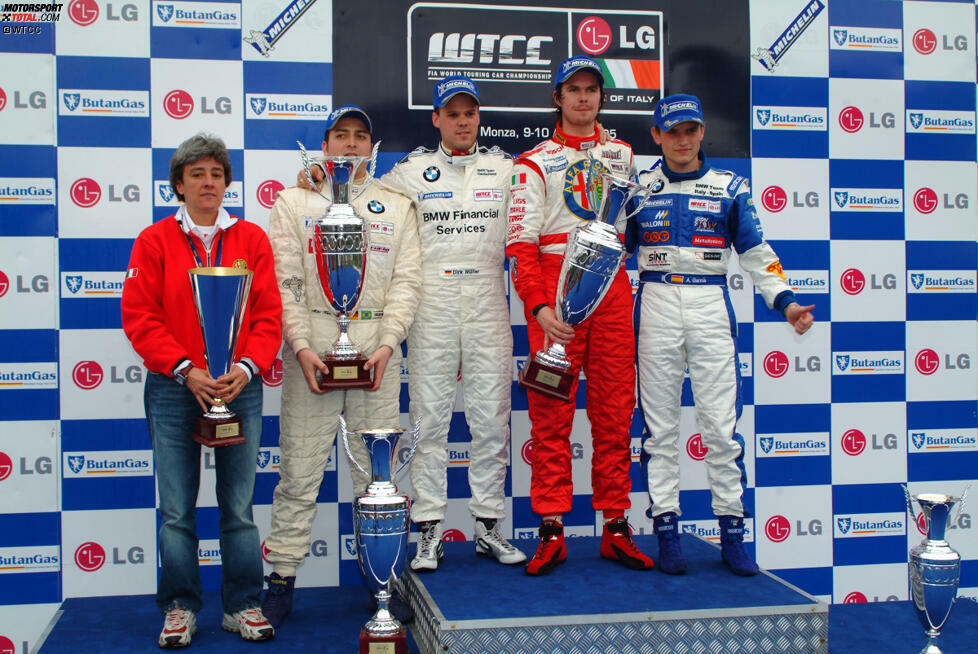 Und hier wieder der Fotobeweis: Mit James Thompson, Dirk Müller und Antonio Garcia auf dem Treppchen in Monza endete das erste WTCC-Rennwochenende, von dem Fahrer und Teams nachhaltig begeistert waren.