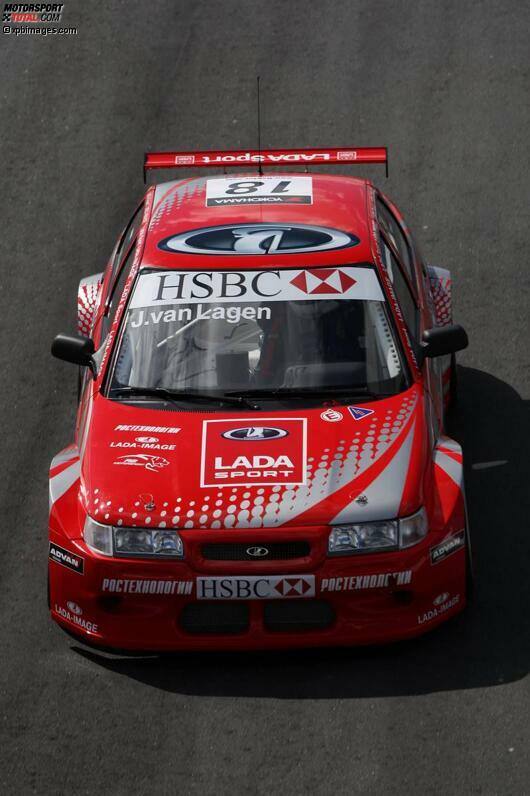 Damit änderte sich auch die Farbgebung. So trat das neue Lada-Werksteam (Schapowalows umbenannte Mannschaft) in der Saison 2009 in der WTCC in Erscheinung.