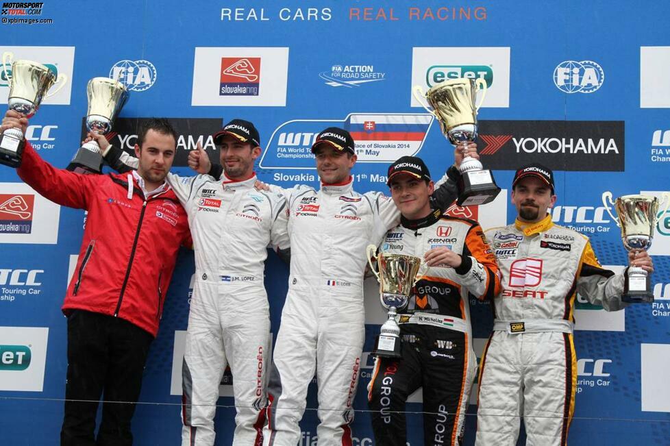 Pressburg (Slowakei), 11. Mai 2014: Jose-Maria Lopez (Citroen/2.), Sebastien Loeb (Citroen/1.), Norbert Michelisz (Zengö-Honda/3.) und TC2-Sieger Petr Fulin (Campos-SEAT)