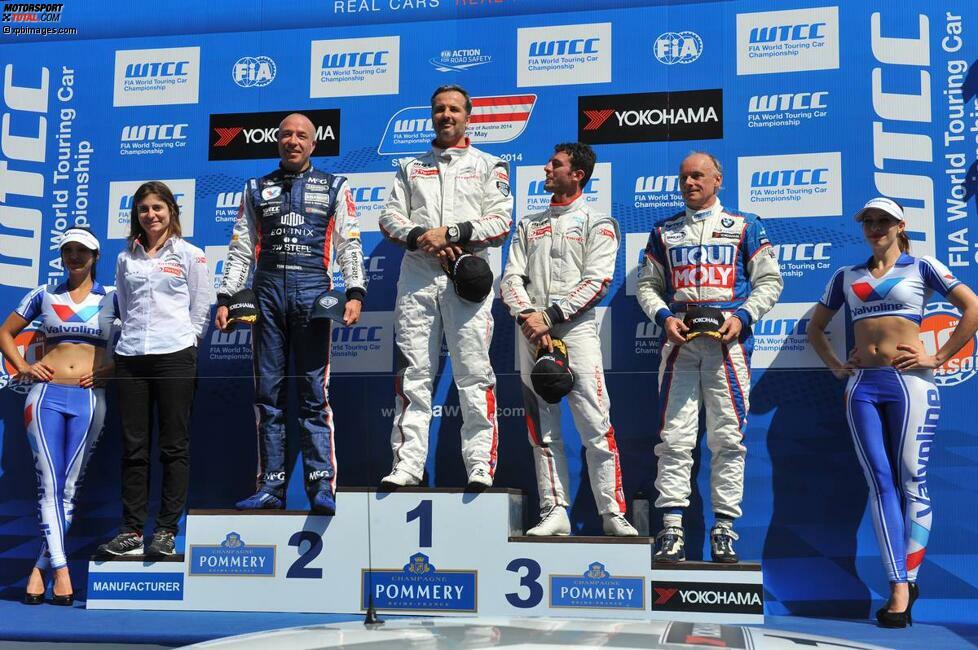 Salzburg (Österreich), 25. Mai 2014: Tom Coronel (ROAL-Chevrolet/2.), Yvan Muller (Citroen/1.), Jose-Maria Lopez (Citroen/3.) und TC2-Sieger Franz Engstler (Engstler-BMW)