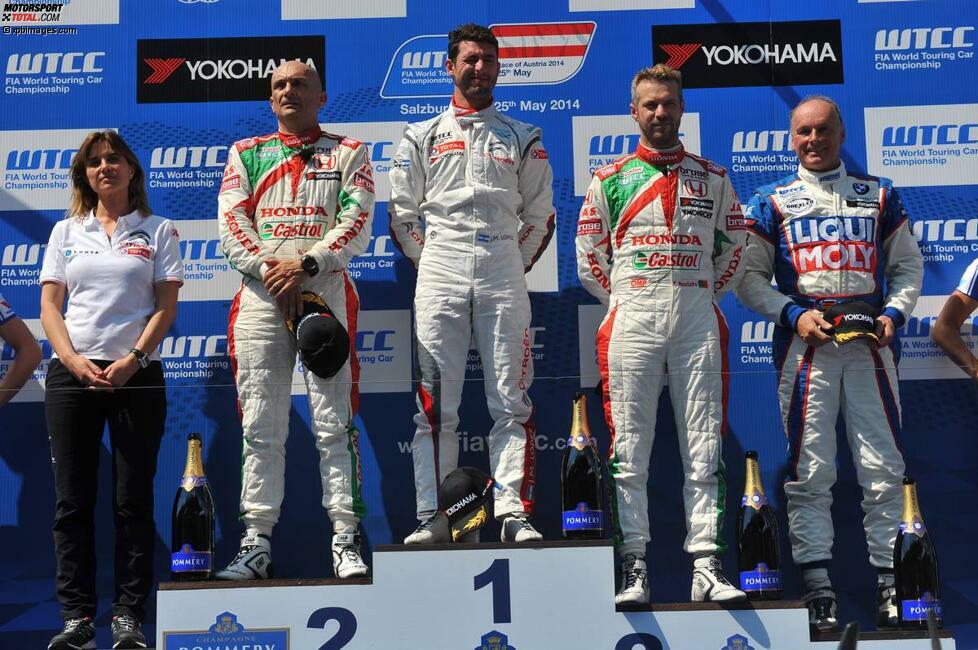 Salzburg (Österreich), 25. Mai 2014: Gabriele Tarquini (Honda/2.), Jose-Maria Lopez (Citroen/1.), Tiago Monteiro (Honda/3.) und TC2-Sieger Franz Engstler (Engstler-BMW)
