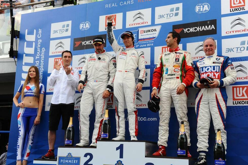 Moskau (Russland), 8. Juni 2014: Yvan Muller (Citroen/2.), Qing-Hua Ma (Citroen/1.), Mehdi Bennani (Proteam-Honda/3.) und TC2-Sieger Franz Engstler (Engstler-BMW)
