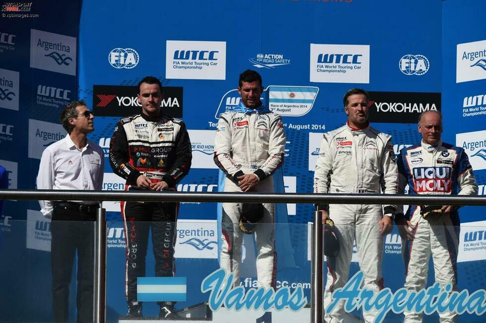 Termas de Rio Hondo (Argentinien), 3. August 2014: Norbert Michelisz (Zengö-Honda/2.), Jose-Maria Lopez (Citroen/1.), Yvan Muller (Citroen/3.) und TC2-Sieger Franz Engstler (Engstler-BMW)
