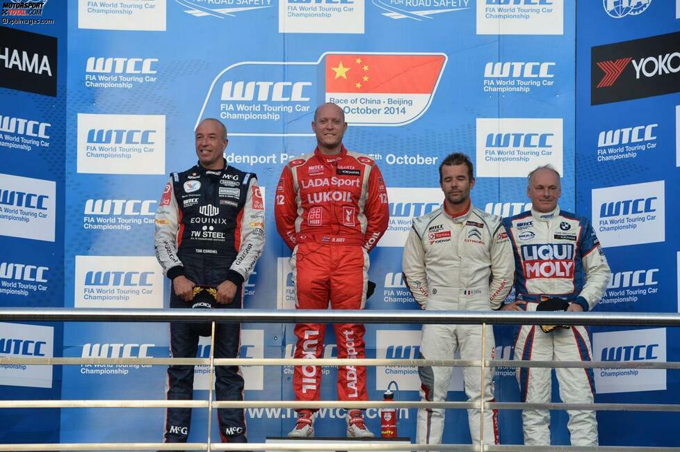 Peking (China), 5. Oktober 2014: Tom Coronel (ROAL-Chevrolet/2.), Rob Huff (Lada/1.), Sebastien Loeb (Citroen/3.) und TC2-Sieger Franz Engstler (Engstler-BMW)