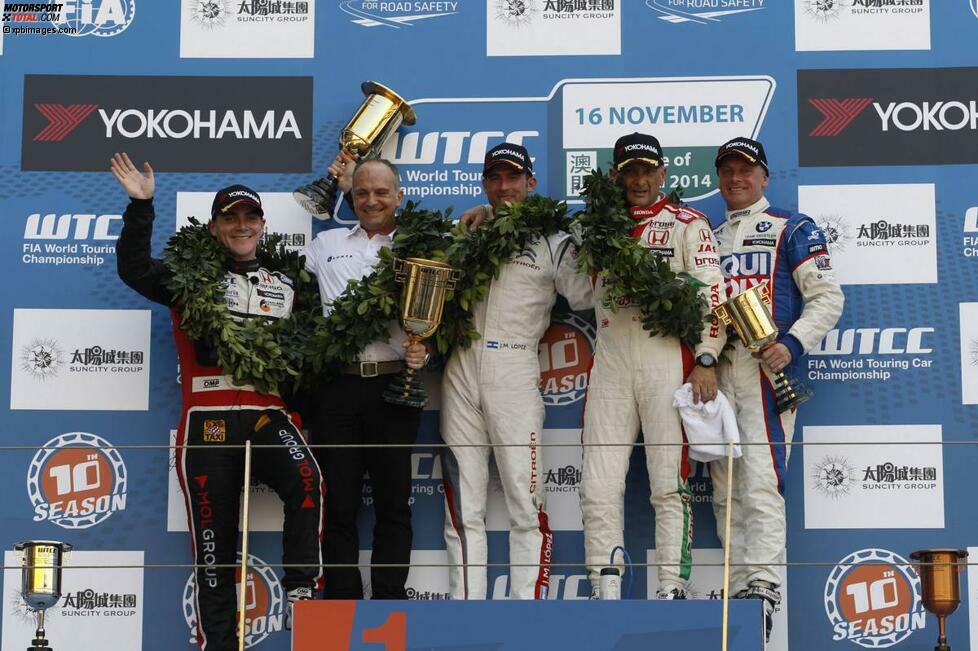 Macao (China), 16. November 2014: Norbert Michelisz (Zengö-Honda/2.), Jose-Maria Lopez (Citroen/1.), Tom Coronel (ROAL-Chevrolet/3.) und TC2-Sieger Franz Engstler (Engstler-BMW)