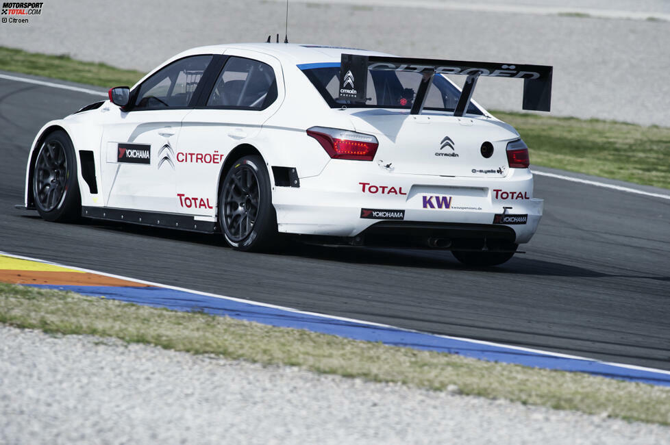 Federführend an der Entwicklung beteiligt war WTCC-Rekordchampion Yvan Muller. Und wie gut Citroen gearbeitet hat, zeigte sich beim abschließenden Test in Valencia: Rallye-Rekordchampion Sebastien Loeb, der wohl prominenteste WTCC-Debütant aller Zeiten, markierte am Schlusstag eine überlegene Bestzeit. Damit steht Citroen im WTCC-Kräfteverhältnis klar auf der Pole-Position!