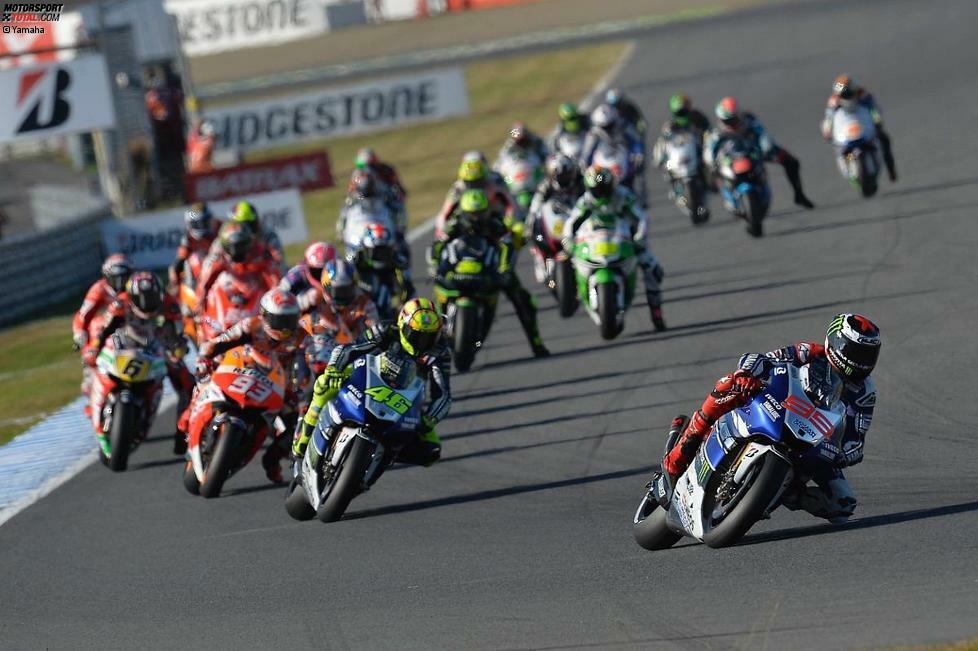 Verpasste Chance in Motegi: Nach einem guten Start verbremste sich Rossi am Ende der Gegengeraden mehrfach, musste durch den Kies, konnte Teamkollege Lorenzo beim Kampf um die WM keine Schützenhilfe leisten und wurde nur Sechster.