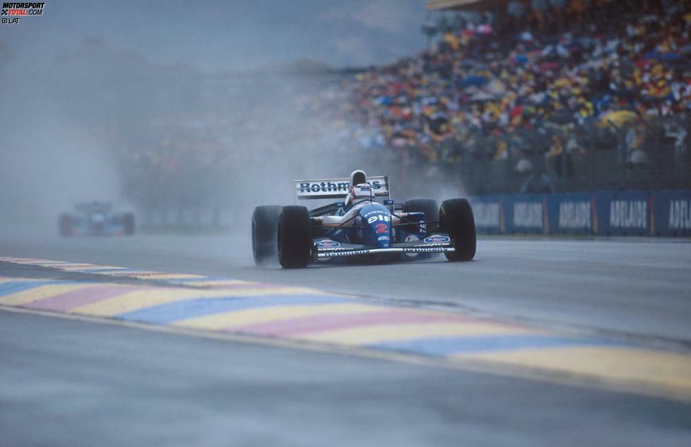 Abseits des WM-Fights 1994 ist Nigel Mansell der Mann der Stunde. Er feiert seinen 31. und damit letzten Formel-1-Sieg. Außerdem gewinnt er zum ersten und auch einzigen Mal auf einem Straßenkurs.