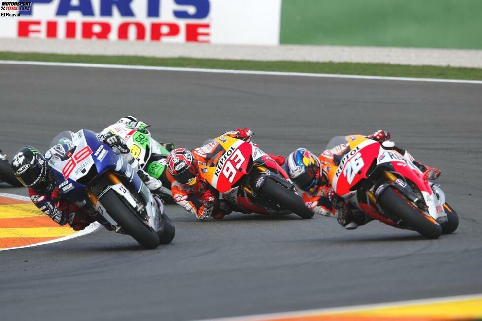 Spannender WM-Showdown: Durch Lorenzos Bummeltaktik zu Beginn des Rennens wurde das Feld künstlich gestaucht. Als Pedrosa in Führung ging, konterte Lorenzo mit viel Risiko und fuhr später souverän zum Sieg. Pedrosa beendete die Saison mit einem zweiten Platz.
