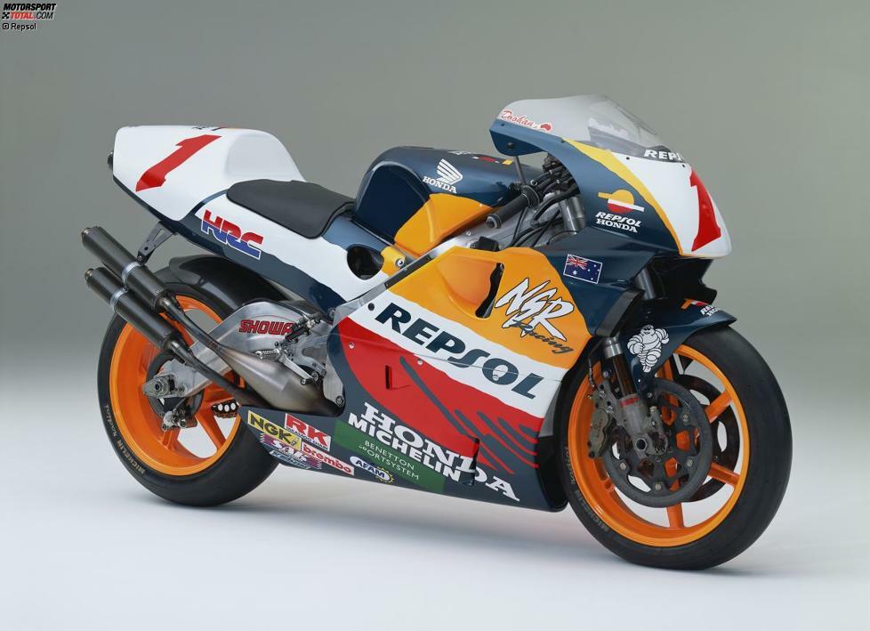 Honda NSR500 (Jahrgang 1995): über 180 PS Leistung - 130 Kilogramm - 32 Liter Kraftstoff - Fahrer: Mick Doohan (Weltmeister), Alex Criville (WM-Vierter), Shinicho Ito (WM-Fünfter)