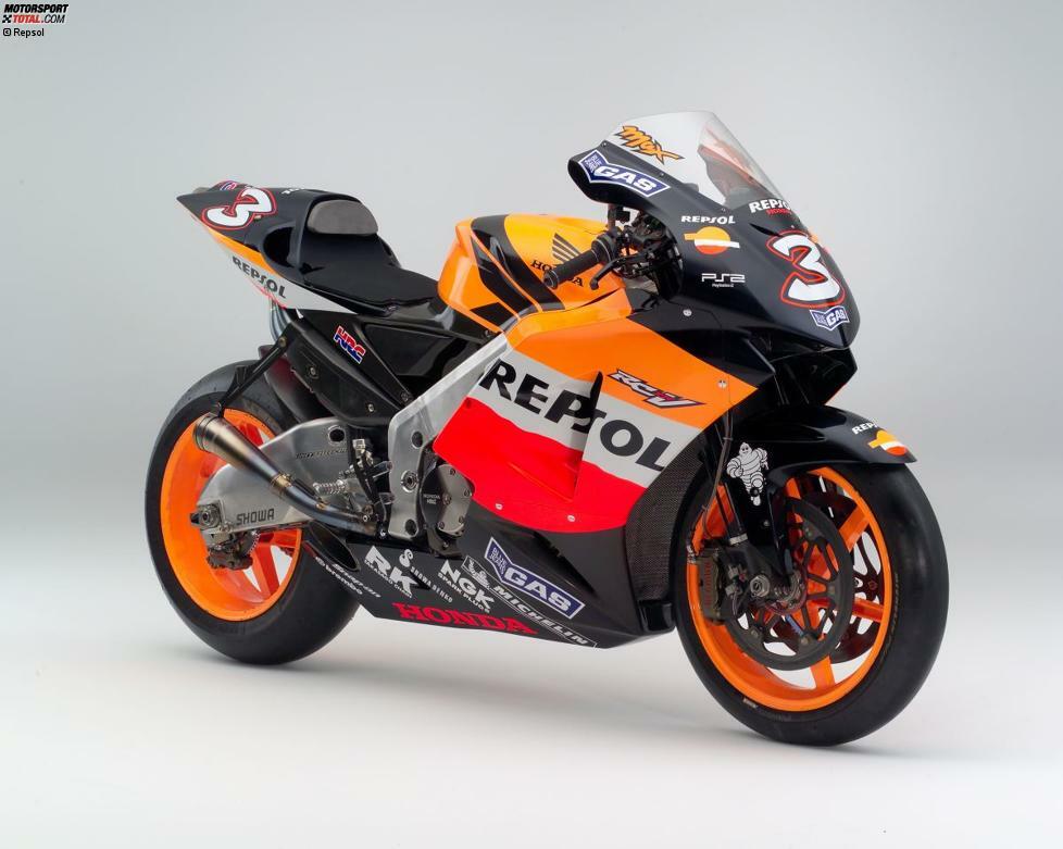 Honda RC211V (Jahrgang 2005): über 240 PS Leistung - 148 Kilogramm - 24 Liter Kraftstoff - Fahrer: Nicky Hayden (WM-Dritter), Max Biaggi (WM-Fünfter)