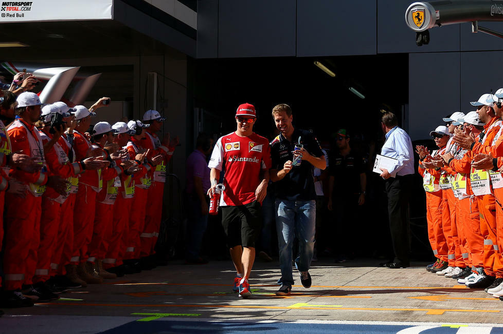 Beste Laune zwischen Kimi Räikkönen und Sebastian Vettel, und das ist auch gut so. Denn wenn nicht noch eine Transferbombe platzt, werden die beiden Freunde 2015 bei Ferrari Teamkollegen.