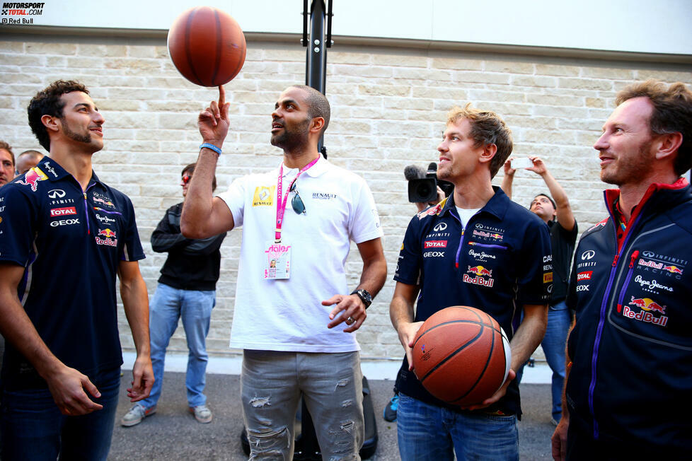 Gerade mal eine Autostunde liegt zwischen dem AT&T-Center der San Antonio Spurs und dem Circuit of The Americas. Da liegt es nahe, dass Tony Parker seinen rennfahrenden Kollegen einen Besuch abstattet und Daniel Ricciardo und Sebastian Vettel zeigt, wie man mit dem Basketball richtig umgeht.