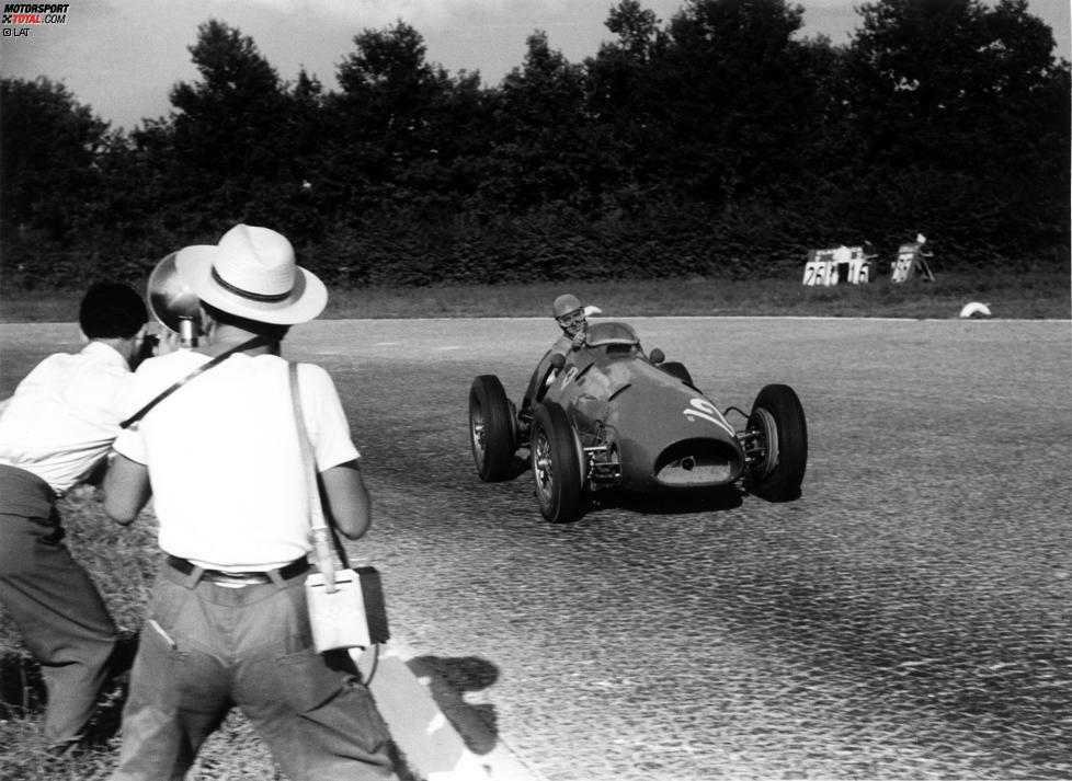 1. Alberto Ascari: Der Italiener krönte sich 1952 zum ersten Ferrari-Weltmeister. Nach einer weiteren erfolgreichen Titelverteidigung überlebte er 1955 in Monaco einen Horrorunfall, als er von Tauchern aus dem Hafenbecken geborgen werden musste, verunglückte aber wenige Tage später auf tragische Weise bei Tests in Monza.