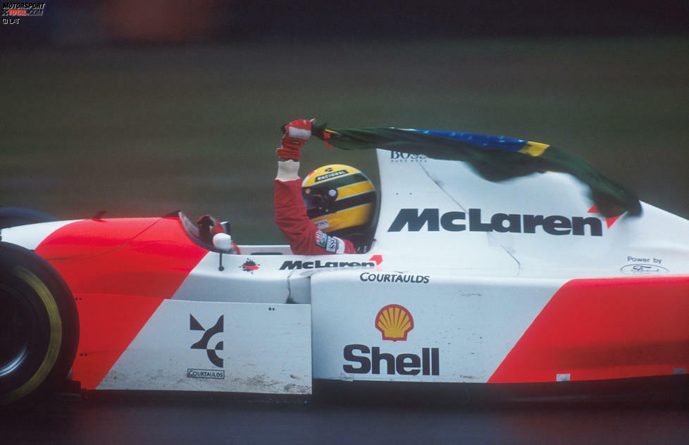 5. Ayrton Senna: Der erfolgreichste McLaren-Pilot aller Zeiten ist ausgerechnet Prosts langjähriger Teamkollege. 1988 schnappt Senna dem Franzosen gleich in seinem ersten McLaren-Jahr den Titel weg, zwei weitere Weltmeisterschaften folgen 1990 und 1991. Insgesamt bringt es der Brasilianer in nur 96 Rennen auf 35 Siege. Bis heute gewinnt kein anderer Pilot häufiger in einem McLaren. Auch seine 46 Pole-Positions sind einsamer Rekord.
