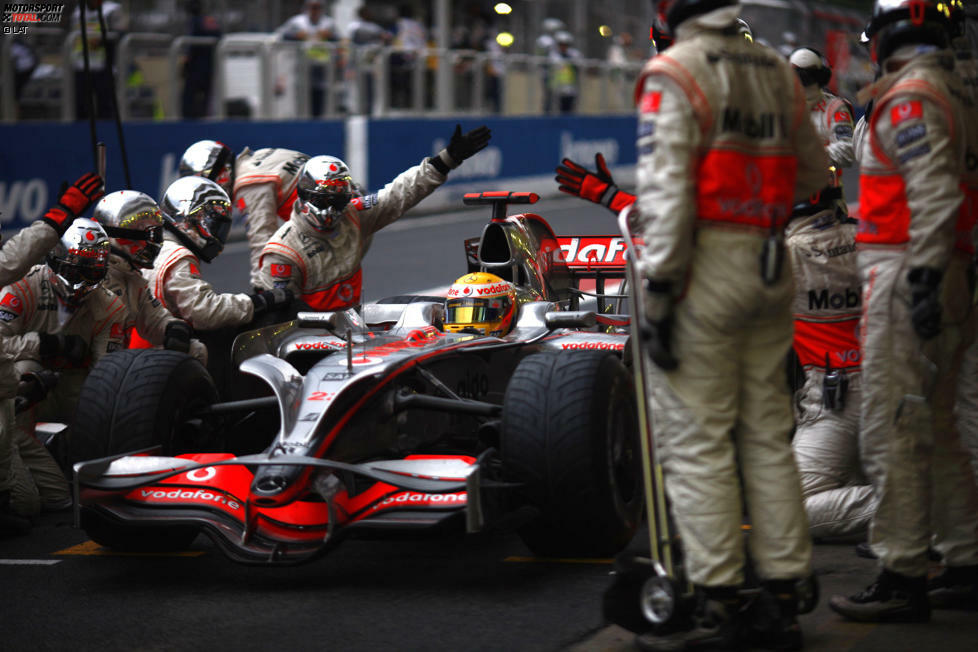 7. Lewis Hamilton: Der Rekordweltmeister ist auch der bis heute letzte McLaren-Champion. 2008 krönt sich Hamilton zum siebten Weltmeister in der Geschichte des Rennstalls. Beim Finale in Brasilien sieht Felipe Massa nach einem chaotischen Rennen mit wechselnden Wetterbedingungen bereits wie der sichere Sieger aus, doch Hamilton überholt Timo Glock auf den letzten Metern noch und schnappt dem Lokalmatadoren den sicher geglaubten Titel noch weg.