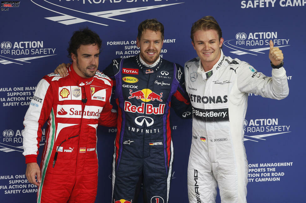 Den Dominator der zweiten Saisonhälfte bekommt aber keine nassen Füße. Sebastian Vettel fährt souverän auf die Pole-Position. Nico Rosberg und Fernando Alonso können da nur gratulieren.