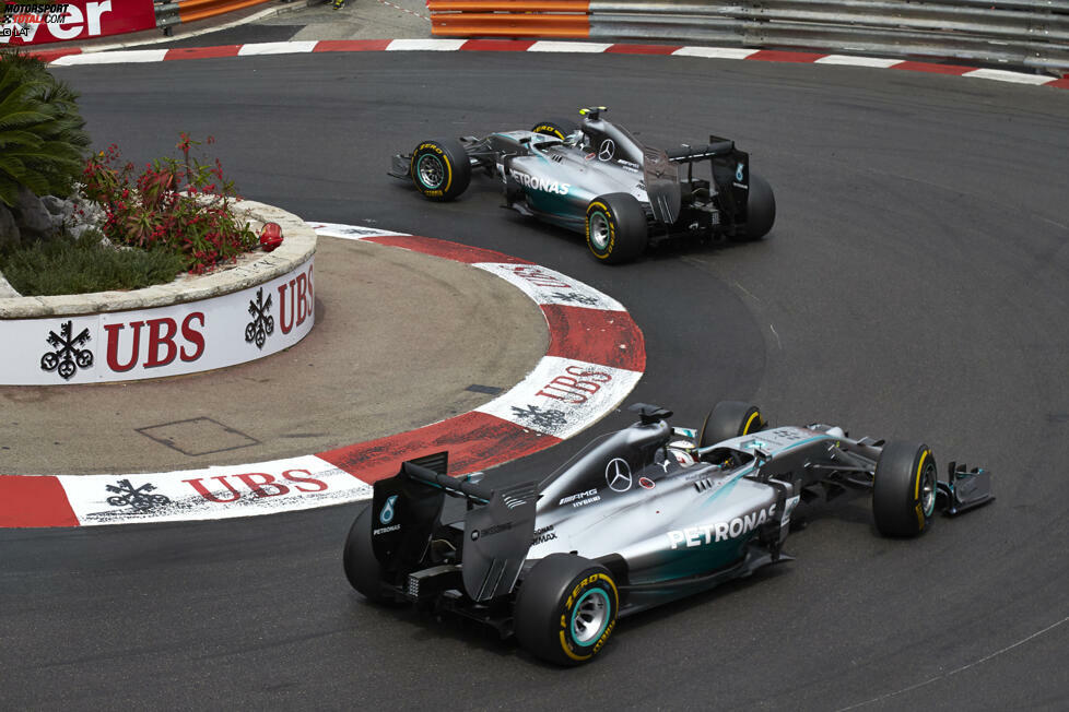 Im überholfeindlichen Leitplankenkanal hat Hamilton keine Chance, an Rosberg vorbeizugehen und ist nach dem Rennen als Zweiter...