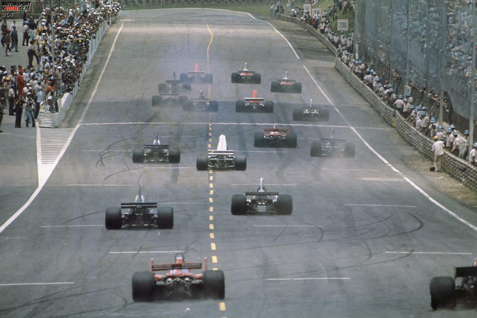 1976 wird das Rennen erstmals als Saisonauftakt ausgetragenen - damals noch im Januar! Mit Weltmeister Niki Lauda trägt sich erstmals kein Brasilianer in die Siegerliste ein, ein Jahr später ist es Carlos Reutemann, der nach seinem Sieg beim Demoevent endlich auch den richtigen Grand-Prix für sich entscheiden kann.