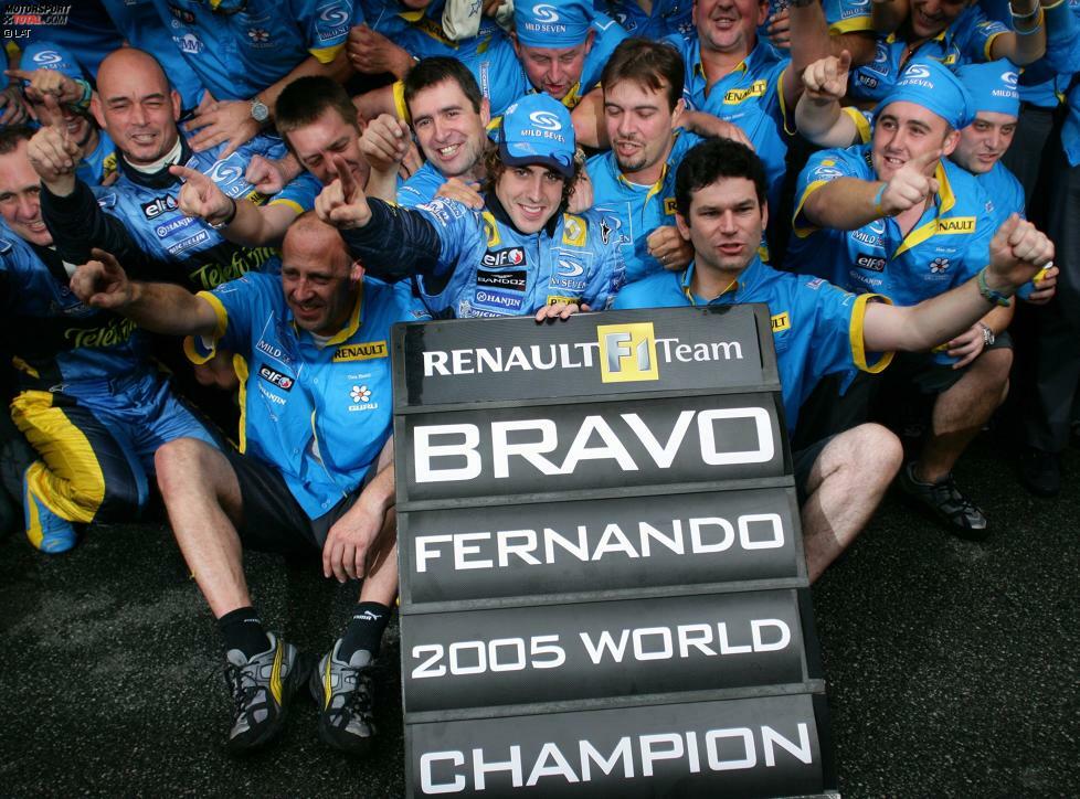 2005 holt sich Fernando Alonso in Interlagos seinen ersten WM-Titel. Dem Spanier genügt ein dritter Platz hinter Juan Pablo Montoya und Titelrivale Kimi Räikkönen, um sich die Krone vorzeitig aufzusetzen. Ein Jahr später feiert der Spanier an gleicher Stelle auch seinen zweiten Titel. Sein Gegner damals...