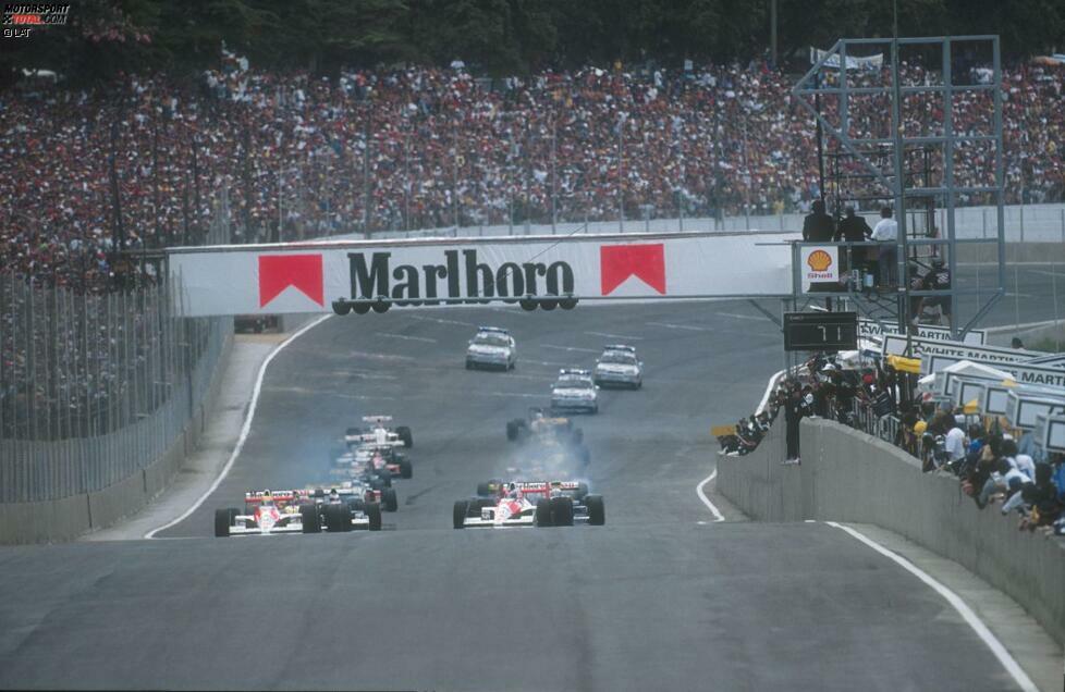 Nachdem der Kurs in Interlagos umgebaut und verkürzt worden war, gastiert die Formel 1 seit 1990 Jahr für Jahr auf der nun 4,3 Kilometer langen Strecke. Seit 2000 misst eine Runde exakt 4,309 Kilometer. Die Veränderungen im Vergleich zur Version 1990 bis 1999 halten sich in überschaubaren Grenzen.