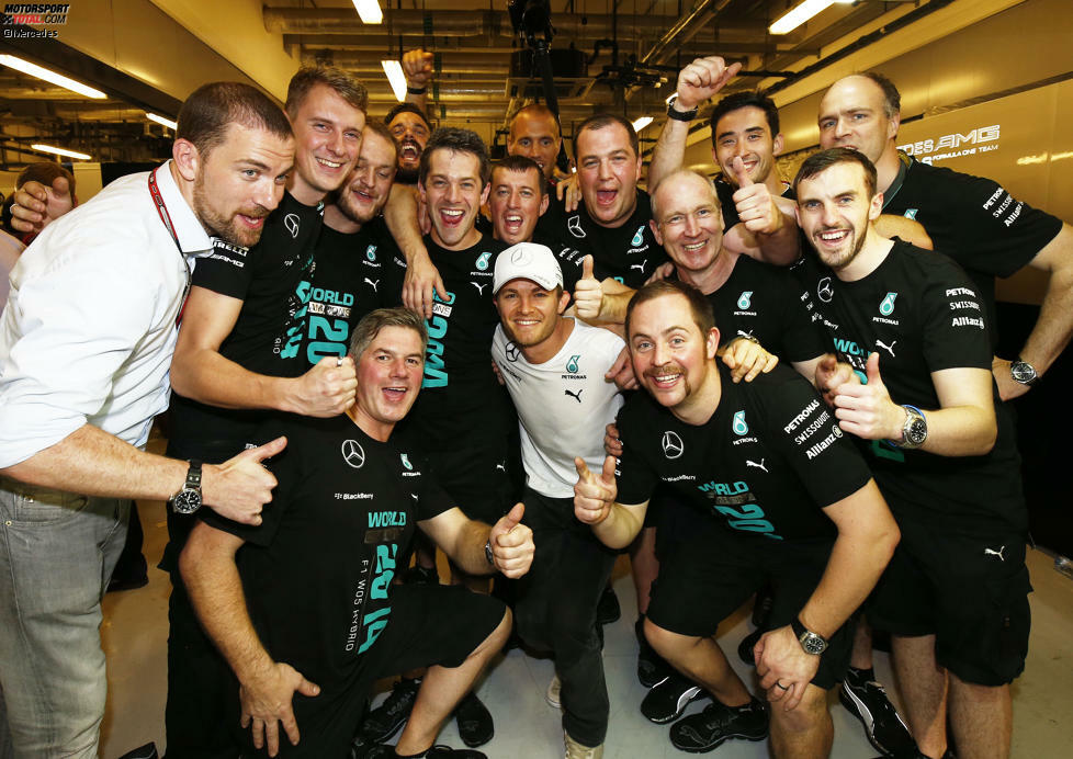 In der Stunde der Niederlage zeigt sich wahre Größe: Das Team Rosberg freut sich über eine starke Saison 2014.