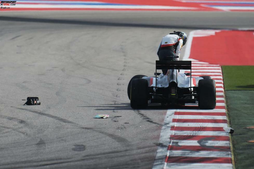 Wie gewonnen, so zerronnen: Nach dem bisher besten Qualifying-Ergebnis des Sauber-Teams 2014 (zehntbeste Zeit, Neunter der Startaufstellung) wird Adrian Sutil von Sergio Perez (Force India) abgeschossen. 