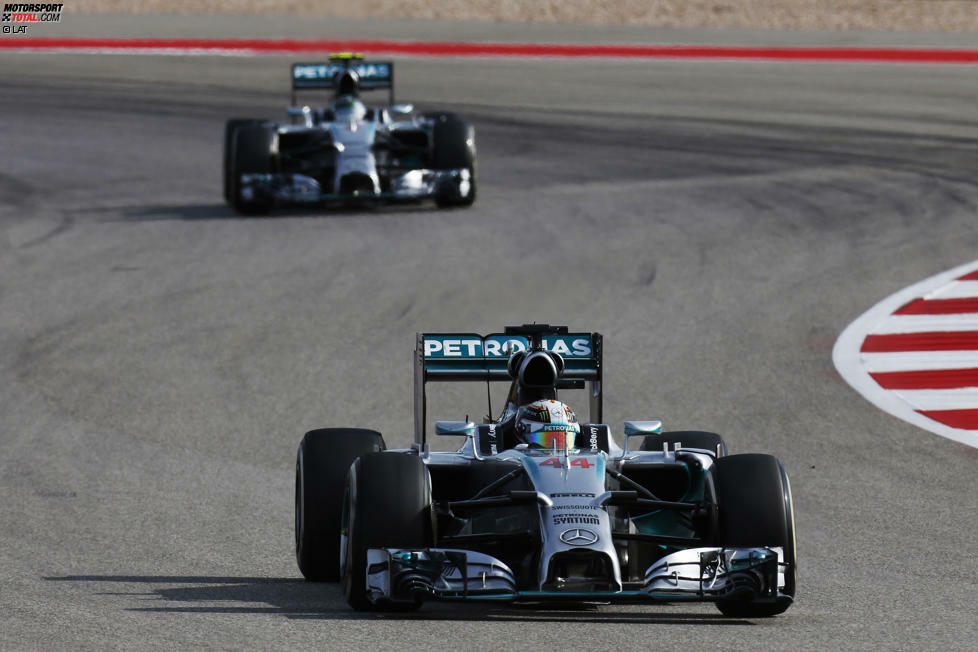 Schon in der Runde nach dem Überholmanöver schüttelt Hamilton Rosberg um 1,3 Sekunden ab, kann von da an auf jede schnelle Rundenzeit seines Herausforderers kontern. Nach 35 Runden liegen schon 3,6 Sekunden zwischen den beiden - und als Hamilton den Vorsprung in Runde 49 wieder von 1,9 auf 2,5 Sekunden vergrößert, ist die Luft endgültig raus.