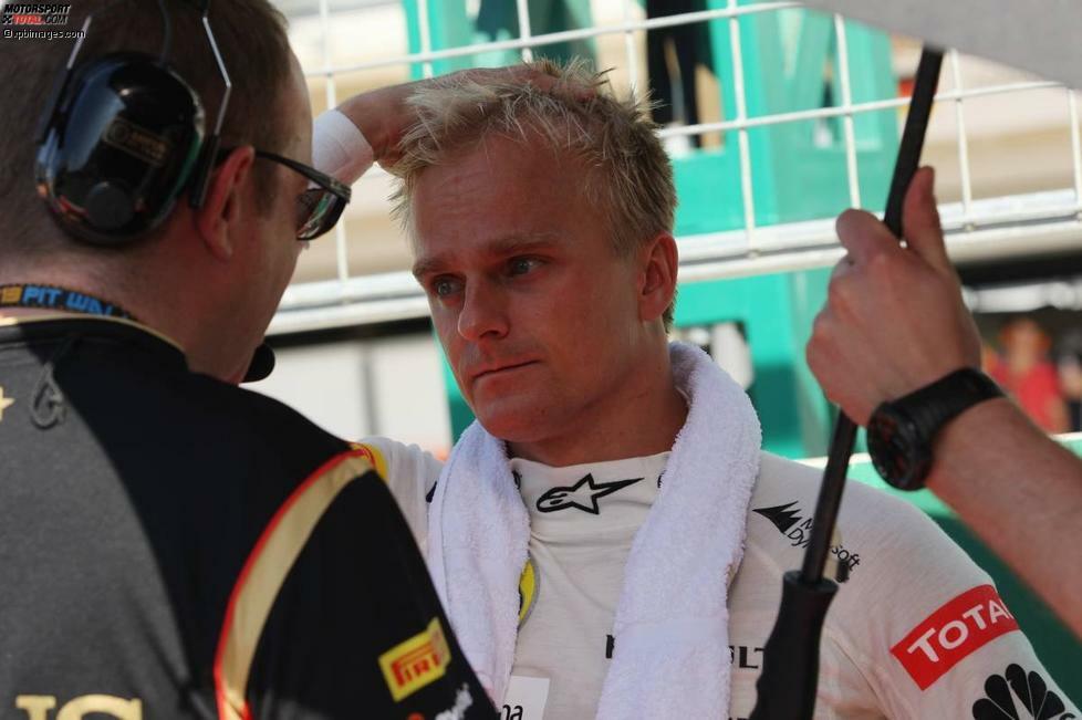 Leer geht jemand aus, der noch wenige Tage vor Beginn des Grand-Prix-Wochenendes überhaupt nicht mit seinem Start gerechnet hatte: Heikki Kovalainen, der bei Lotus als Ersatz für seinen am Rücken operierten Landsmann Kimi Räikkönen eingesprungen ist. 