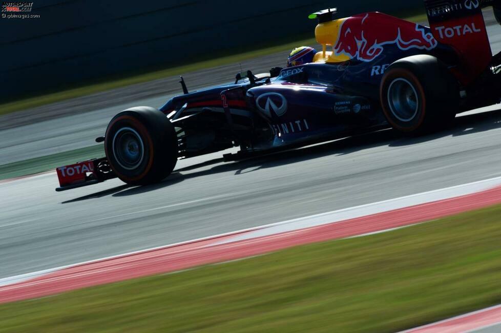 Webber fabriziert einmal mehr einen schlechten Start und muss Romain Grosjean sowie Lewis Hamilton noch vor der von Maldonado und Sutil ausgelösten Safety-Car-Phase an sich vorbeiziehen lassen. Den Briten vernascht er wenige Runden nach der erneuten Freigabe mit einem sehenswerten Manöver und verfolgt fortan den Franzosen.