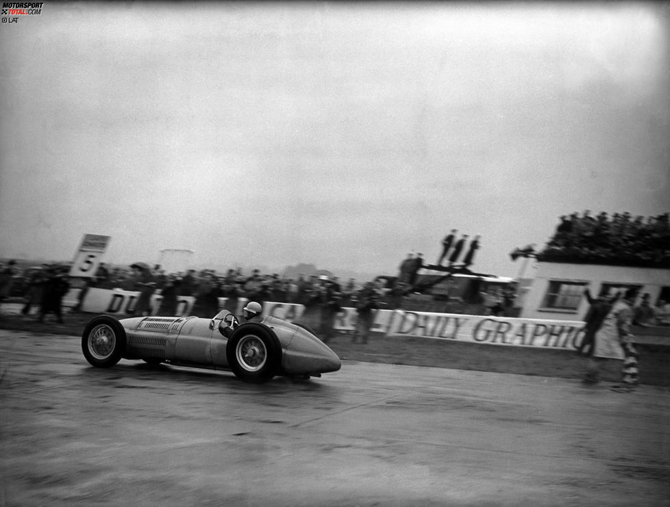 Nummer 11: Als Gegenpart zu den italienischen und französischen Teams im Motorsport gründen Raymond Mays und Peter Berthon 1947 die englische Firma BRM (British Racing Motors), die das gesamte Racing-Know-how auf der britischen Insel in einem Projekt vereinen soll. BRM ist Initialzünder für die Entstehung der britischen Motorsportindustrie und hilft Talenten wie Jackie Stewart und Niki Lauda beim Sprung an die Spitze der Formel 1.