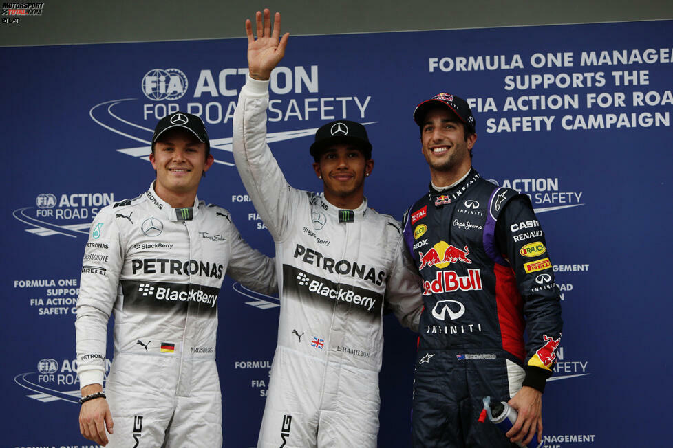 Die Hosen so richtig runter lässt Mercedes dann erstmals im zweiten Freien Training beim Saisonauftakt in Melbourne. Mehr als eine halbe Sekunde brummen die Silberpfeile dem schnellsten Verfolger Fernando Alonso auf, doch wer Trainingsergebnissen nicht traut, der braucht nur bis zum Qualifying zu warten: Bis auf Lokalheld Daniel Ricciardo halten alle anderen Piloten im strömenden Regen mindestens 1,5 Sekunden Respektabstand.