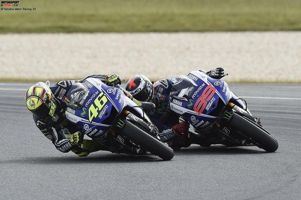 ... während sich das Yamaha-Duo Lorenzo und Rossi um Platz zwei duellieren.