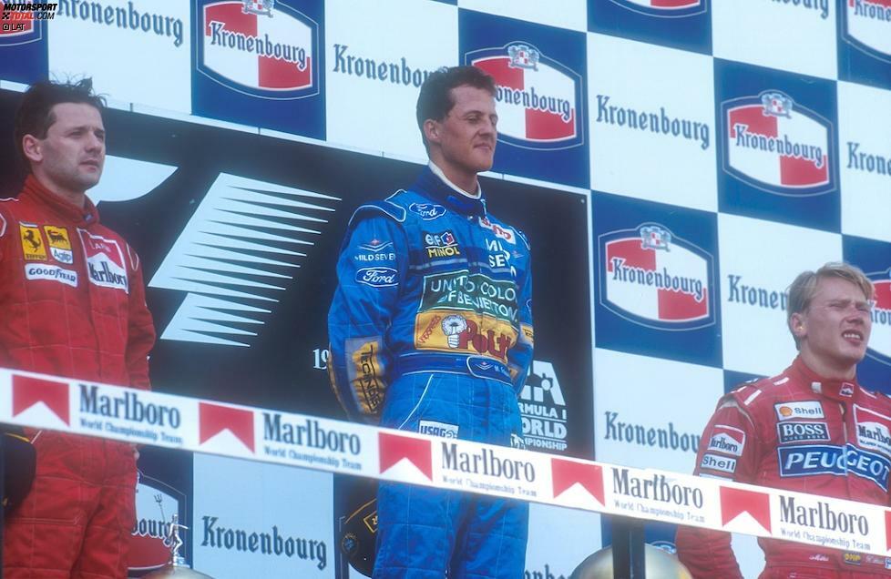 Schumacher gewinnt, doch er feiert nicht. Die Tragödie um das einstige Idol und den Rivalen überschattet alles. Sogar Monate später, als sich Schumacher nach seinem Titelgewinn vor Senna verneigt: 