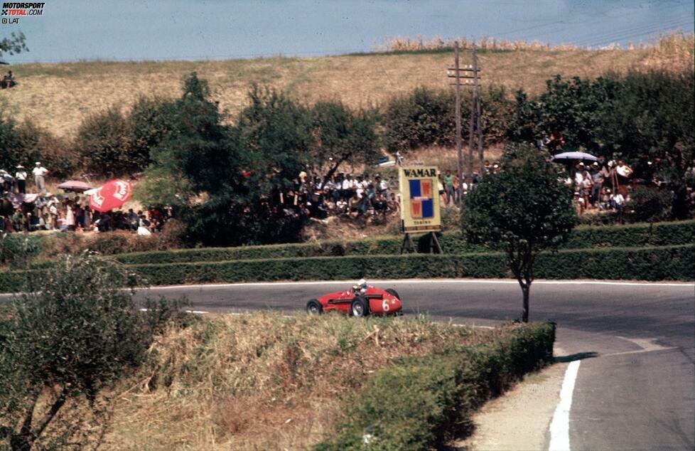 Die längste Strecke, die die Formel 1 jemals befuhr, ist nicht die 22,81 Kilometer lange Nordschleife des Nürburgring, sondern der dreiecksförmige Straßenkurs im italienischen Pescara. Die Bahn maß 25,8 Kilometer und verfügte über zwei extrem lange Geraden, die nur durch eine Kurve getrennt waren. In den Abruzzen gastierte die Königsklasse 1957 für einen zweiten Grand Prix in Italien.
