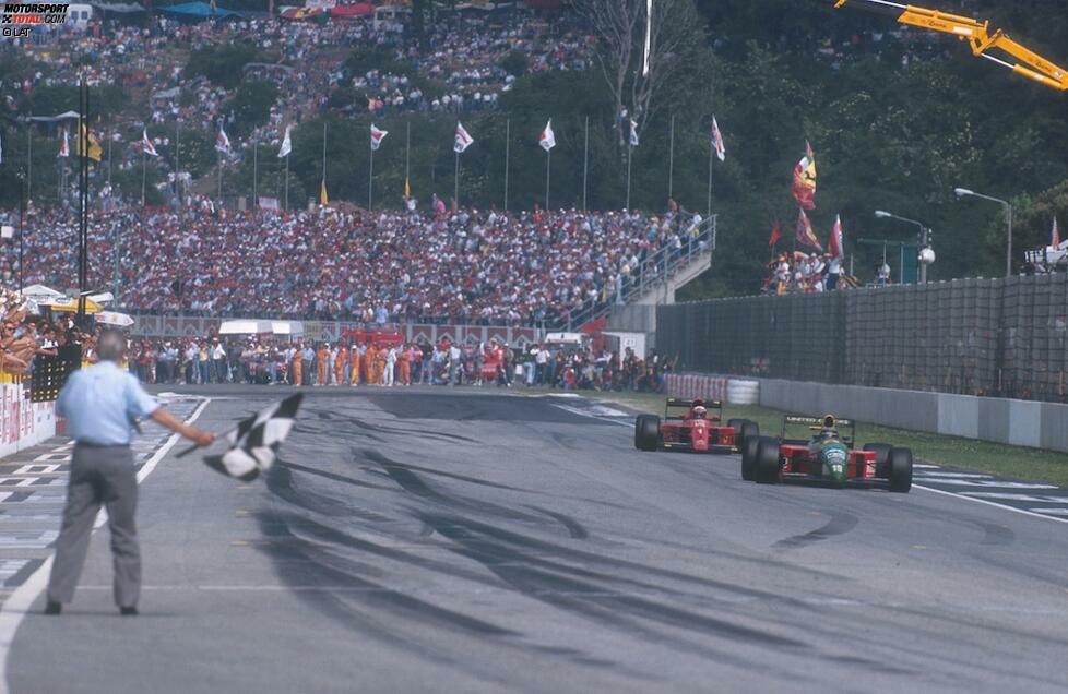 Allerdings: Mit den meisten Rennen auf dem Boden eines Landes darf sich nur Italien brüsten, wo 92 Rennen stattfanden. Schließlich gehört auch das Autodromo Enzo e Dino Ferrari in Imola rechtlich gesehen nicht zu San Marino, sondern zur Stiefelnation.