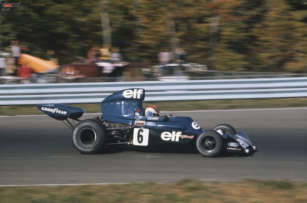 1973 schlägt der Tod auch in Watkins Glen zu: Francois Cevert, der 1971 an gleicher Stelle seinen einzigen Grand-Prix-Sieg errang, verliert im Qualifying in der berüchtigten Esses-Passage die Kontrolle über seinen Tyrrell mit der Startnummer 6. Beim Aufprall auf die Leitplanke zieht sich der 29-jährige Franzose tödliche Kopfverletzungen zu. Teamkollege und Weltmeister Jackie Stewart, für den der US-Grand-Prix 1973 das 100. und letzte Rennen seiner Karriere hätte werden sollen, verzichtet aus Respekt vor Cevert auf einen Start. Trauriger Sieger des Rennens: Ronnie Peterson (Lotus).