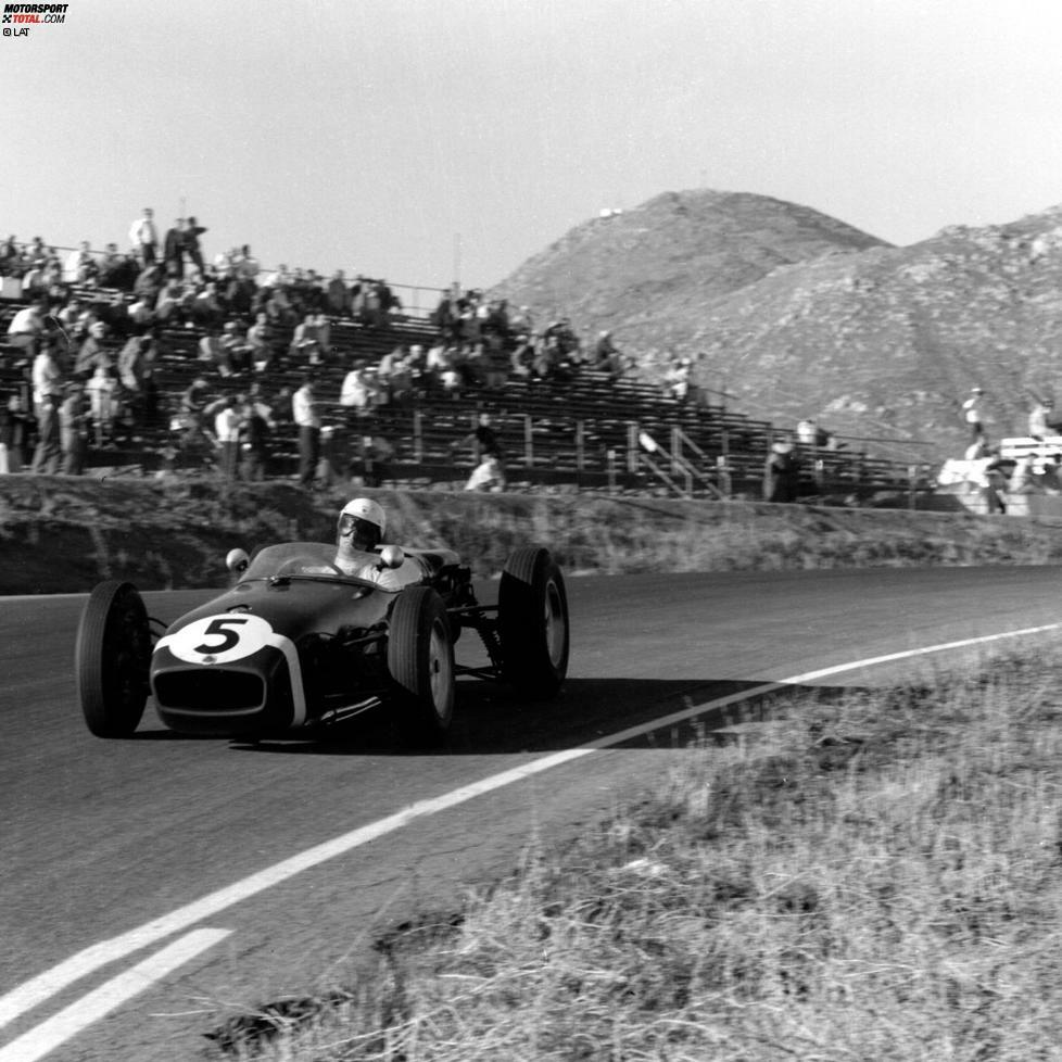 Auch 1960 findet das Formel-1-Saisonfinale in den USA statt, diesmal im kalifornischen Riverside. Stirling Moss ist mit seinem Lotus mit der Startnummer 5 nicht zu schlagen. Der Brite gewinnt vor Teamkollege Innes Ireland und Bruce McLaren (Cooper).