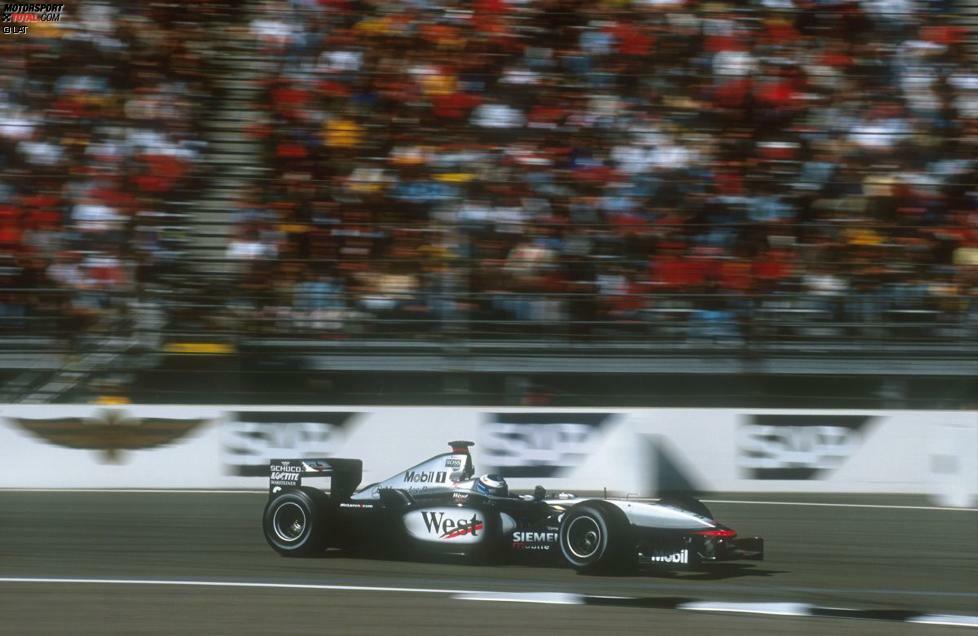 Ein Jahr später, am 30. September 2001, sieht Indianapolis den 20. und letzten Grand-Prix-Sieg von Mika Häkkinen. Der McLaren-Pilot hält sich Michael Schumacher (Ferrari) und seinen eigenen Teamkollegen David Coulthard vom Leib und zieht sich zwei Wochen später im Anschluss an das Saisonfinale im japanischen Suzuka von der Formel-1-Bühne zurück. Während Häkkinen seine Motorsportkarriere in der DTM ausklingen lässt, drückt Langzeitrivale Schumacher dem Grand Prix der USA fortan seinen Stempel auf.