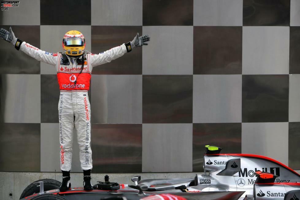 Montoyas Nachfolger bei McLaren ist in der Formel-1-Saison 2007 Lewis Hamilton. Beim Grand Prix von Kanada in Montreal fährt der Brite zu seinem ersten Sieg. Nur eine Woche später, am 17. Juni, gewinnt Hamilton auch den Grand Prix der USA in Indianapolis und lässt sich entsprechend feiern. Im selben Rennen ...
