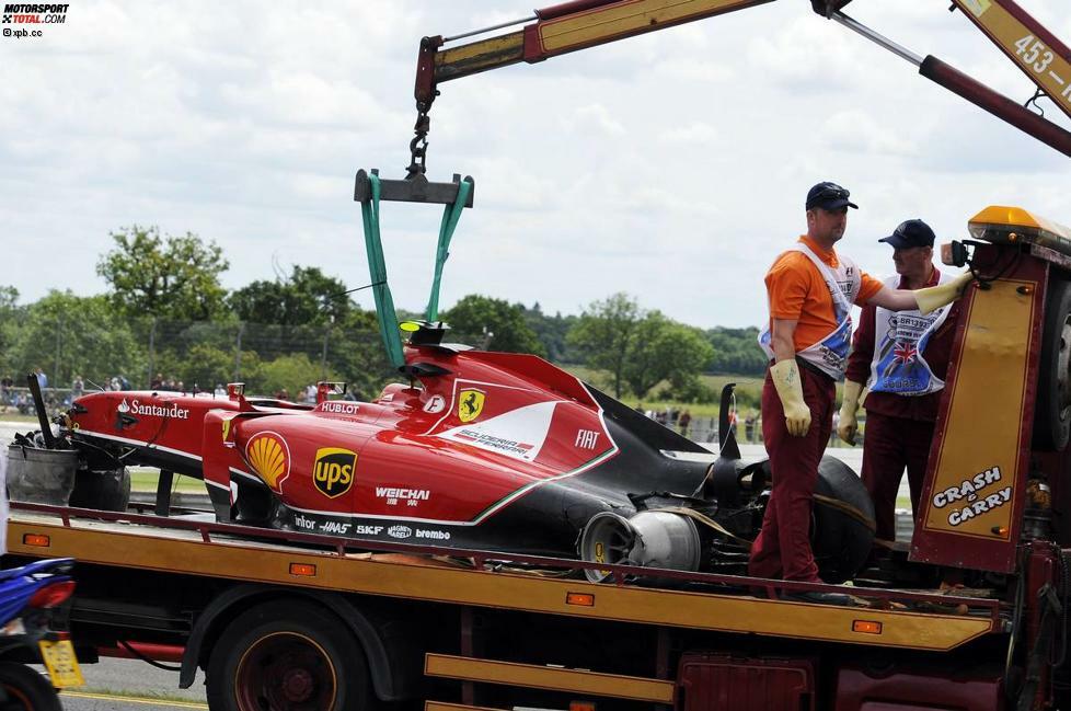 Viel Glück, einen unnötigen Einschlag in die Mauer und einen Krankenhaus-Aufenthalt hatte Kimi Räikkönen in Silverstone. Denkwürdig war auch die lange Unterbrechung des Rennens, die nötig war, um die Strecke wieder instand zu setzen.