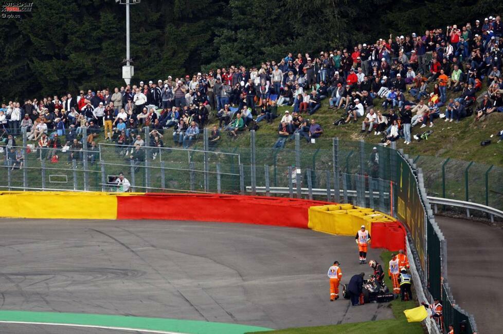 Pastor Maldonado glückte die Havarie seines Lotus ganz alleine. In Spa-Francorchamps verlor er im Freien Training eingangs Pouhon die Kontrolle über das Auto.