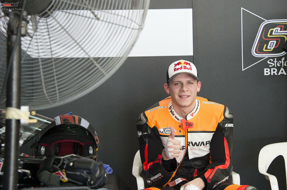Speerspitze und Hoffnungsträger ist Stefan Bradl, der einzige MotoGP-Fixstarter aus Deutschland. Seit drei Jahren ist er in der Königsklasse dabei. 2015 ist ein Neuanfang, denn Bradl ist zum privaten Forward-Team gewechselt.