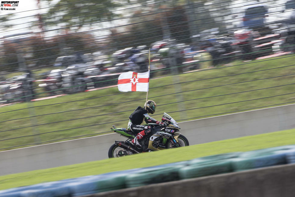 Auch 2017 dominiert Rea die WM nach Belieben. Mit Ausnahme von zwei Läufen steht er in jedem Rennen auf dem Podest - meistens ganz oben auf dem Treppchen - und sichert sich mit seinem 50. Rennsieg in Magny-Cours auch den dritten Titel in Folge.